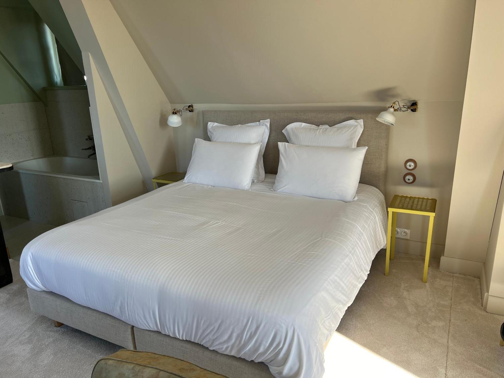 Logis Hotel La Maison A Pan De Bois Vierzon Ngoại thất bức ảnh