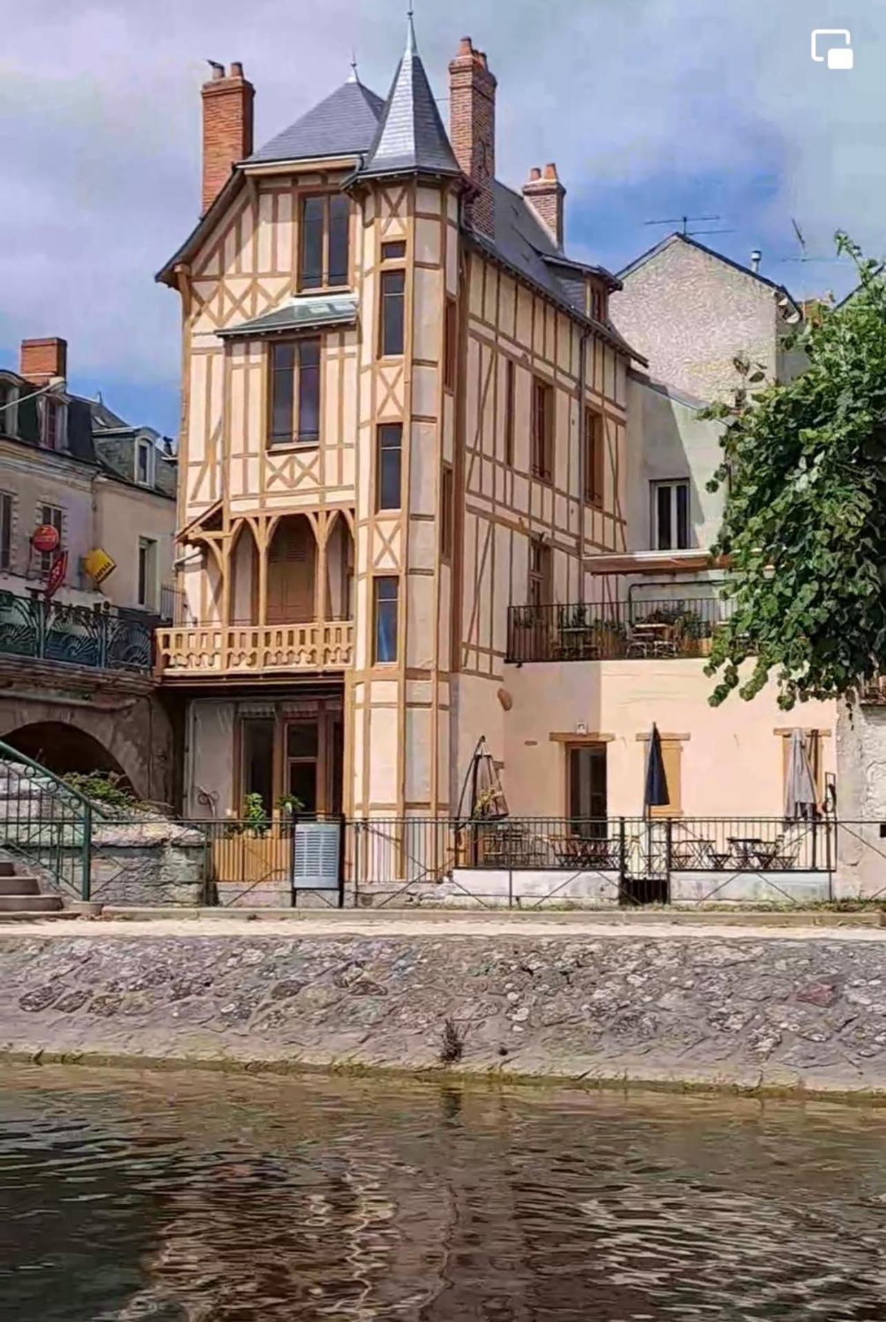 Logis Hotel La Maison A Pan De Bois Vierzon Ngoại thất bức ảnh