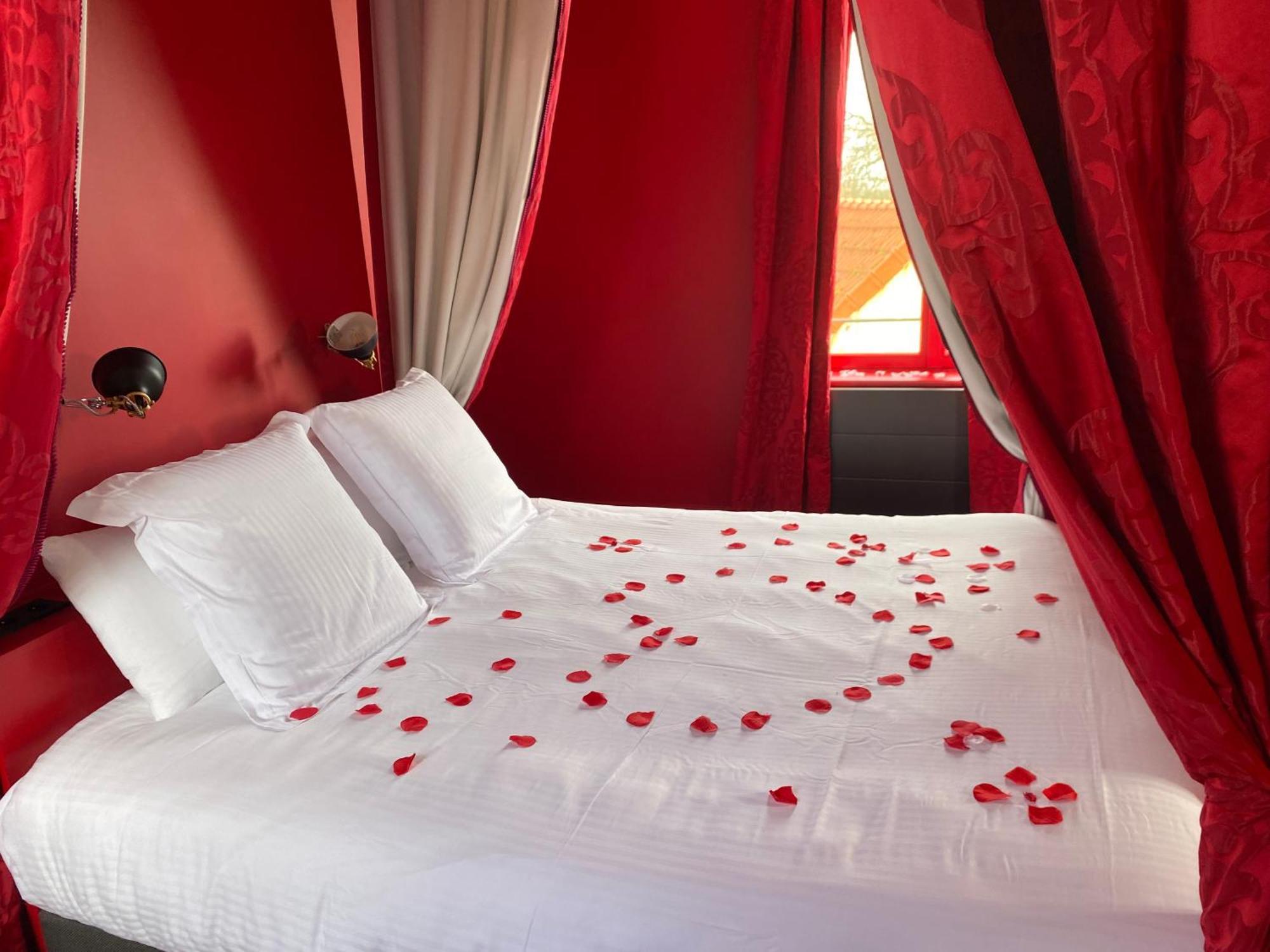 Logis Hotel La Maison A Pan De Bois Vierzon Ngoại thất bức ảnh